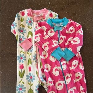 (2) Hanna anderson size 70 organic cotton zip up sleepers.Great used condition